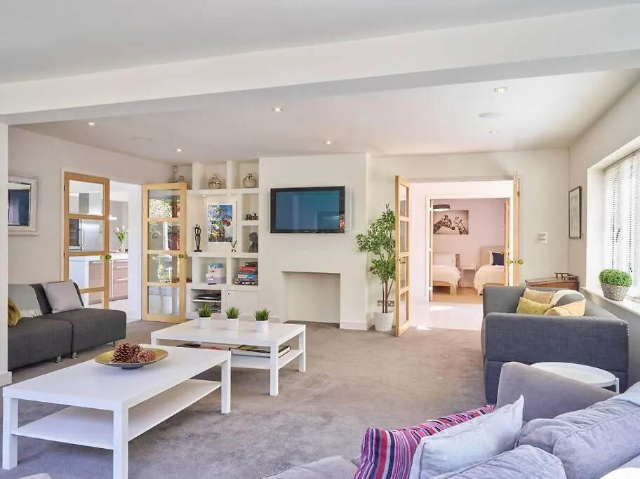 Cheltenham'S Most Luxurious House - Beautiful Hot Tub & Indoor Pool Charlton Kings 0*,